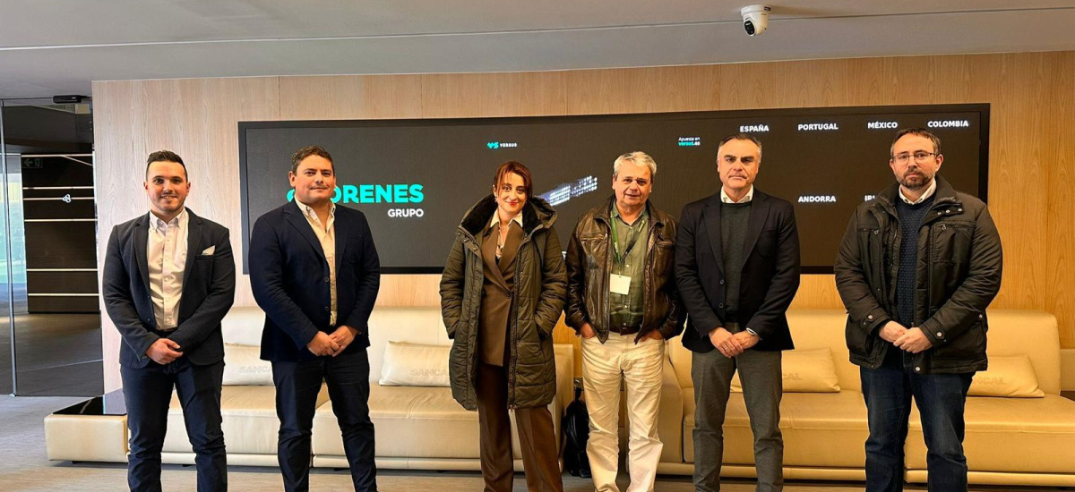 Visita al grupo Orenes